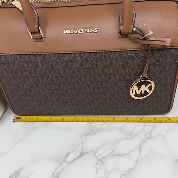 Michael Kors travel medium duffle bag - Picture 9 of 10